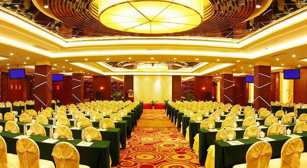 Holiday Inn Wuhan Riverside, An Ihg Hotel Faciliteiten foto