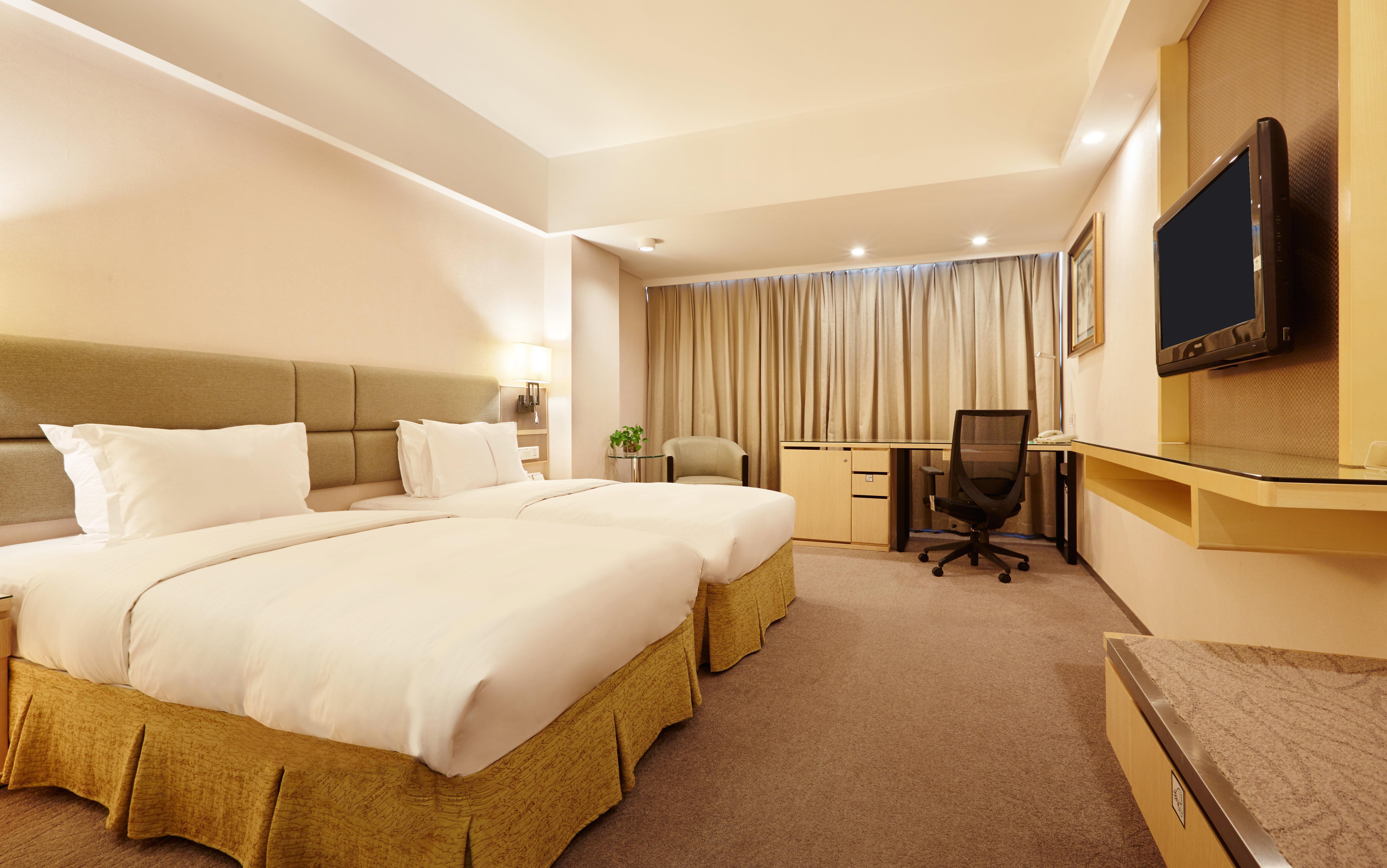 Holiday Inn Wuhan Riverside, An Ihg Hotel Buitenkant foto